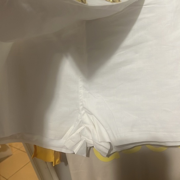 White skirt/short - Picture 4 of 4